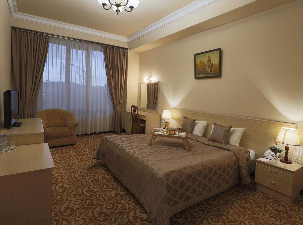 Гостиница армения в ереване. Metropol Hotel Yerevan. Гостиница Метрополь Армения. Metropol 4 Ереван. Гостиница Ереван Армения.